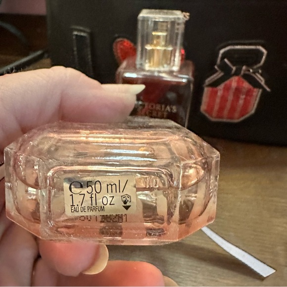 Victoria secret❣️ retired❣️ tease, rapture, or bombshell seduction - Picture 9 of 13